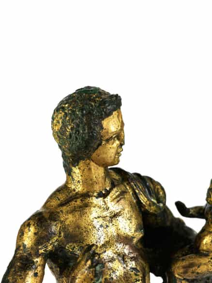 Detailabbildung: Museale, vergoldete Bronzestatuette eines „Hermes Dionysophoros”
