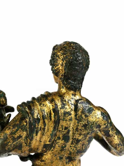 Detailabbildung: Museale, vergoldete Bronzestatuette eines „Hermes Dionysophoros”