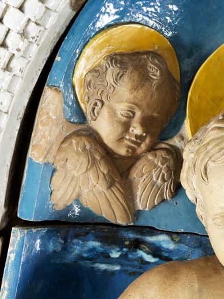 Detailabbildung: Musealer Majolika-Altar von Andrea Della Robbia, 1435 - 1525