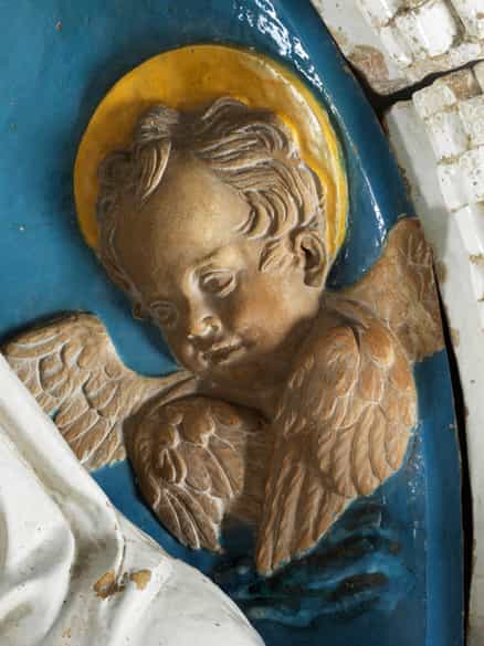 Detailabbildung: Musealer Majolika-Altar von Andrea Della Robbia, 1435 - 1525