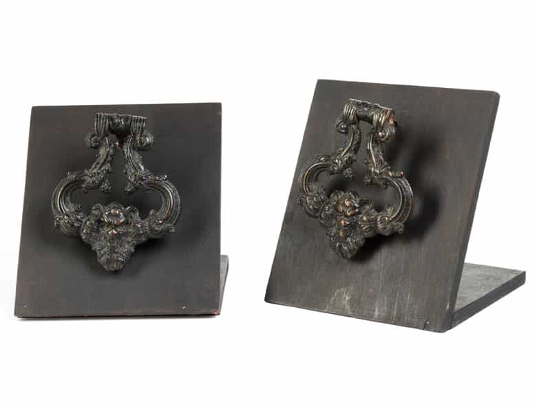 Detailabbildung: Paar Bronze-Türklopfer