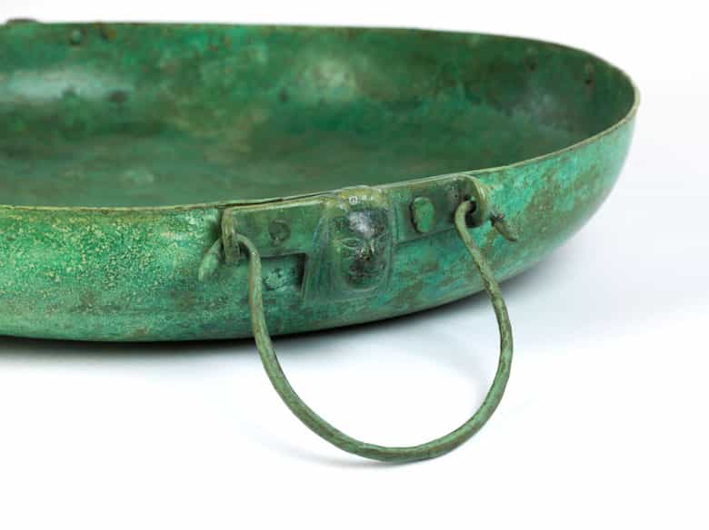 Detailabbildung: Große etruskische Bronzeschale