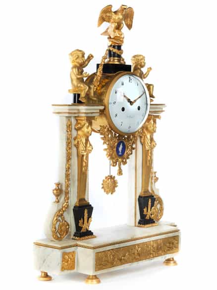 Detailabbildung: Portaluhr