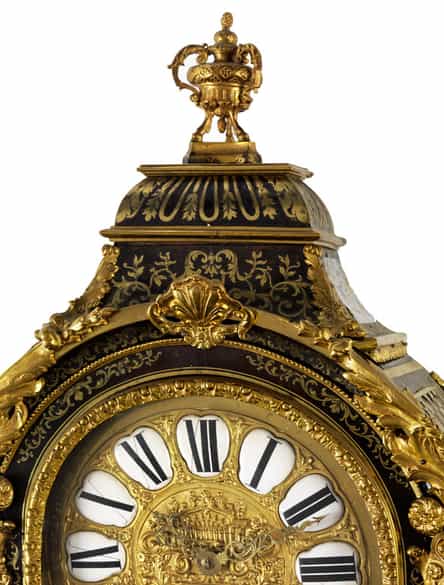 Detailabbildung: Konsoluhr