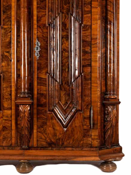 Detailabbildung: Prächtiger Barock-Schrank