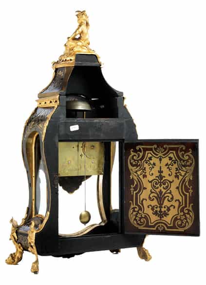 Detailabbildung: Konsoluhr