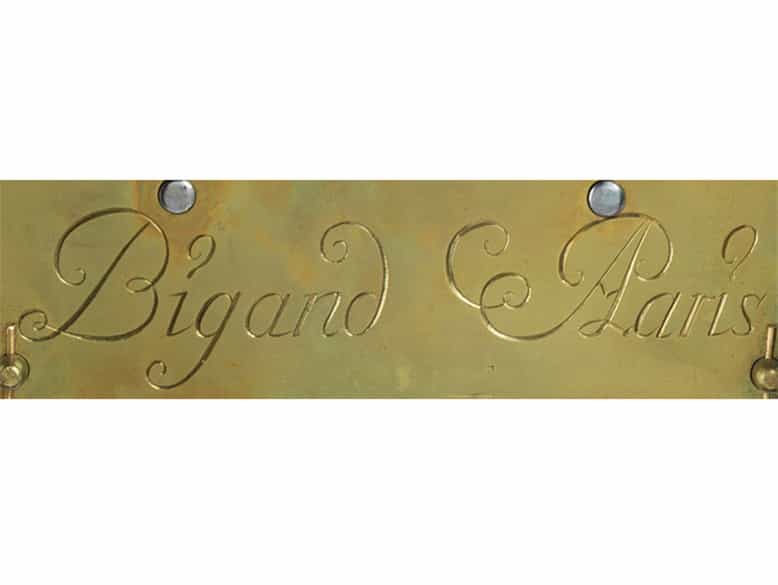 Detailabbildung: Konsoluhr