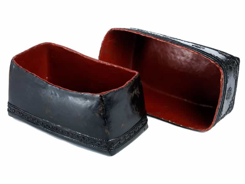 Detailabbildung: Schwarze Lackdose