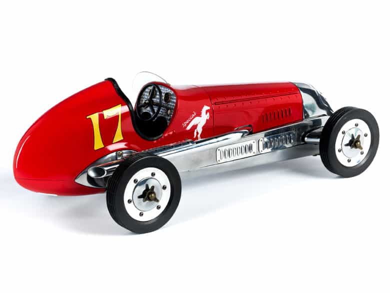 Detailabbildung: Modell eines ferrariroten Hot Rod „Spindizzi“