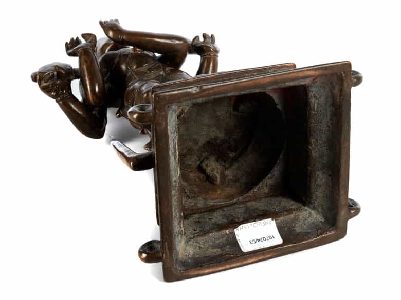 Detailabbildung: Indische Bronzefigur des Gottes Krishna