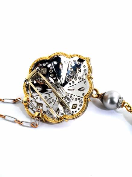 Detailabbildung: Türklopfer-Broschanhänger mit Kette CAZZANIGA