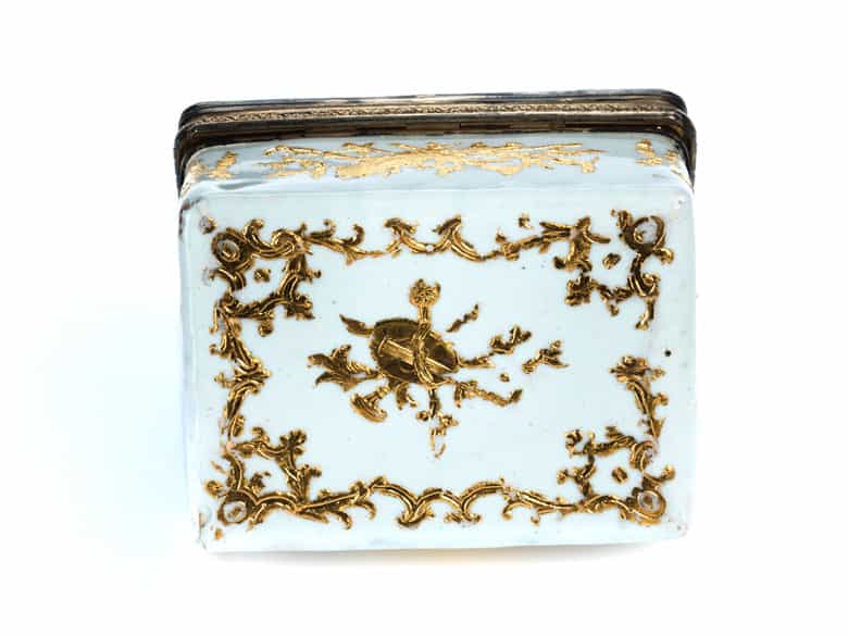 Detailabbildung: Feine Emaildose mit Golddekor