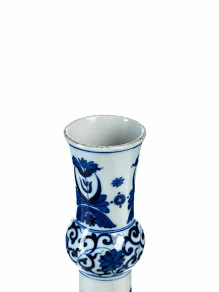 Detailabbildung: Große blau-weiße Vase