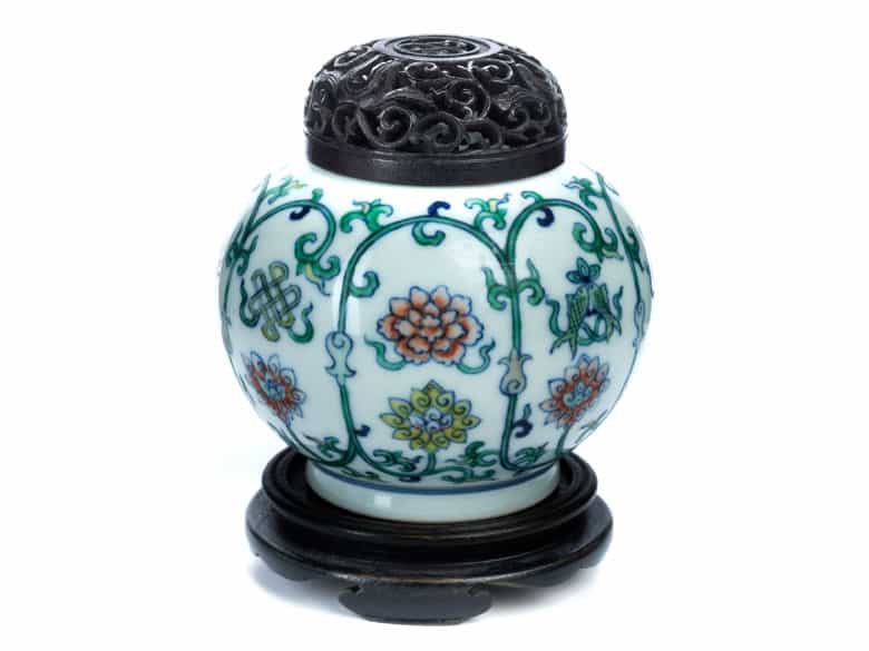 Detailabbildung: Kleine Doucai-Kugelvase