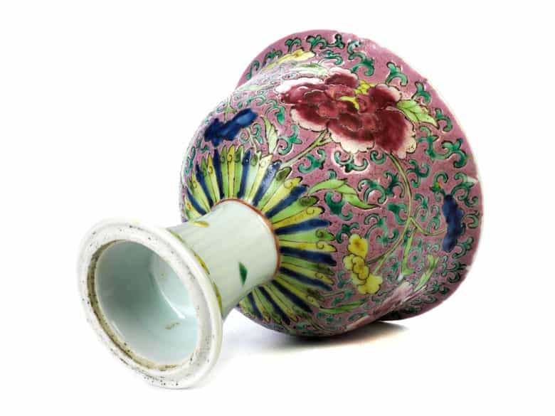 Detailabbildung: Chinesischer Porzellankelch Famille Rose