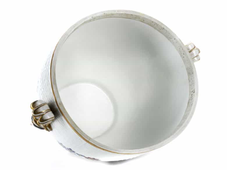 Detailabbildung: Museale Meissener Deckelterrinemit Allianzwappen