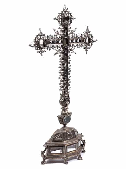 Detailabbildung: Bedeutendes Reliquienkreuz
