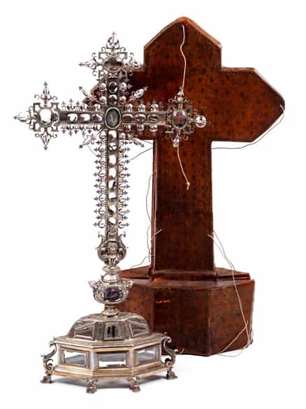 Detailabbildung: Bedeutendes Reliquienkreuz