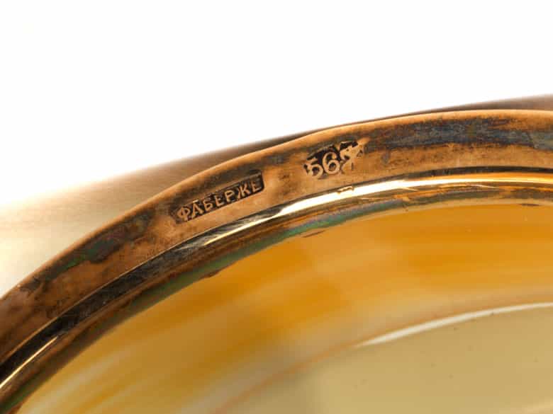 Detailabbildung: Runde Fabergé-Dose in aprikotfarbenem Achat