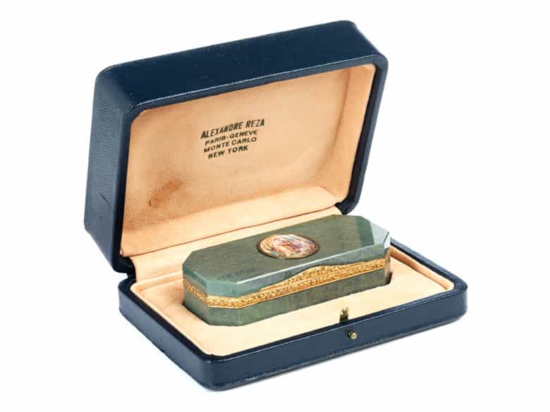 Detailabbildung: Längsrechteckige Deckeldose in grünem Halbedelstein