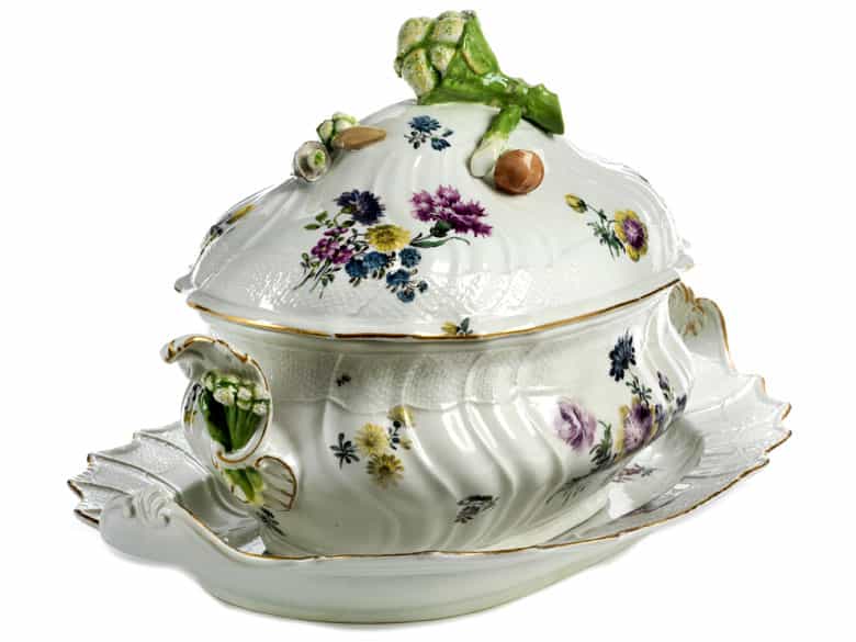 Detailabbildung: Meissener Terrine mit Presentoir