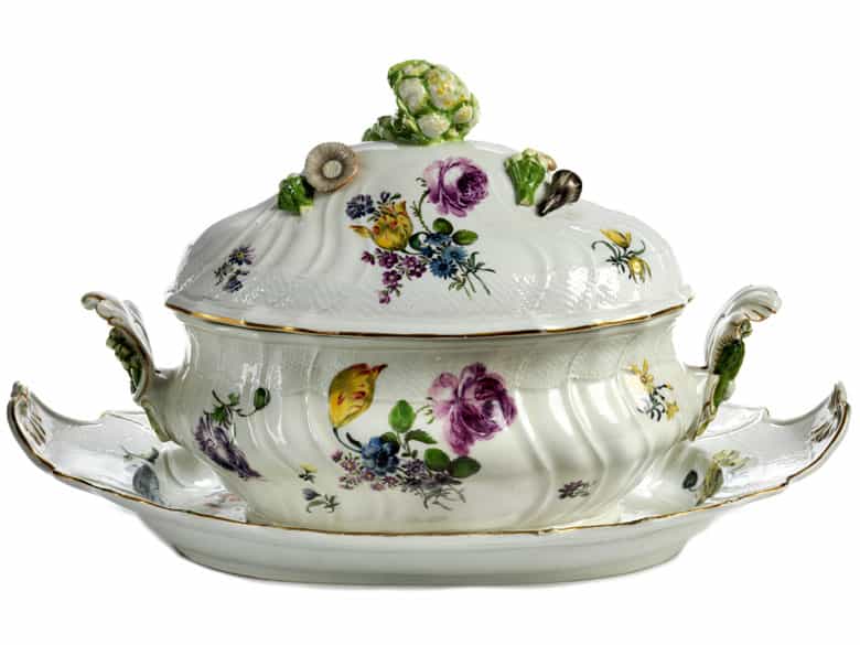 Detailabbildung: Meissener Terrine mit Presentoir