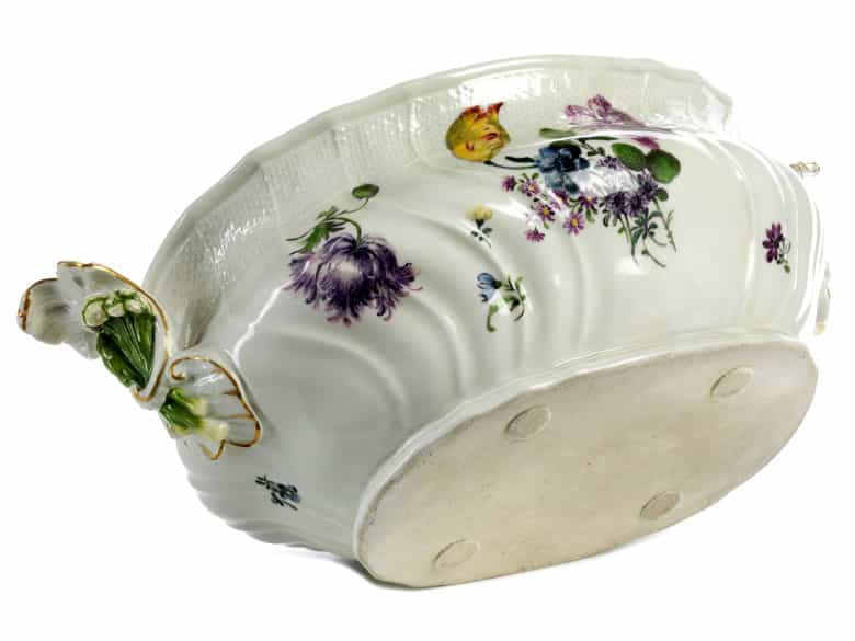 Detailabbildung: Meissener Terrine mit Presentoir