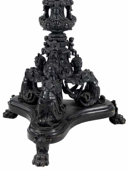 Detailabbildung: Große Torchère in Bronze mit Dekor im Renaissance-Stil