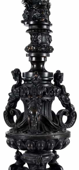 Detailabbildung: Große Torchère in Bronze mit Dekor im Renaissance-Stil