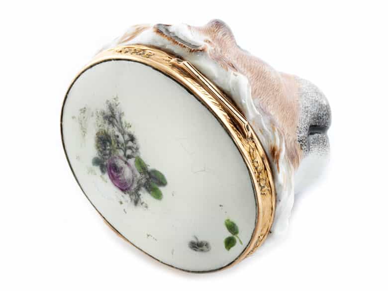 Detailabbildung: Porzellandose in Form eines Löwenkopfes