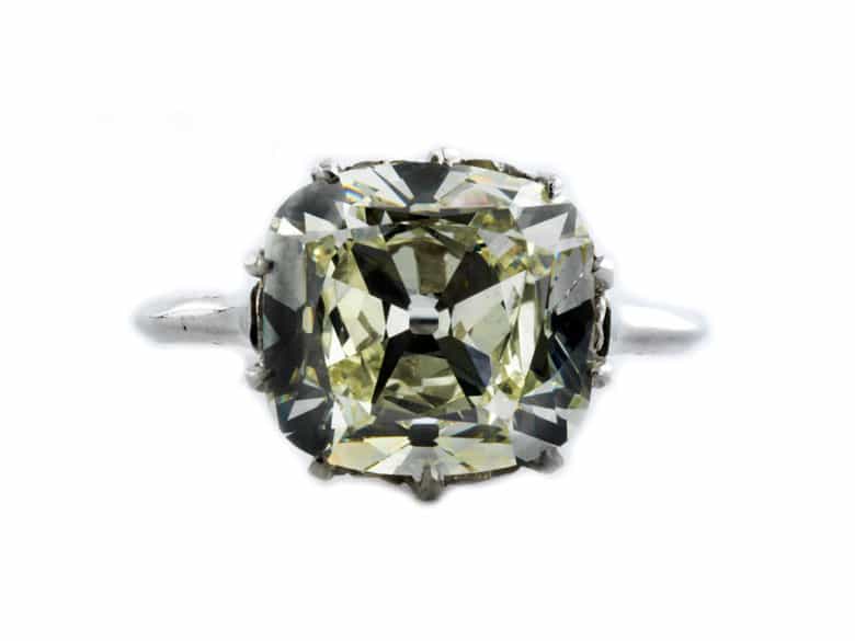Detailabbildung: Großer Solitär-Diamantring