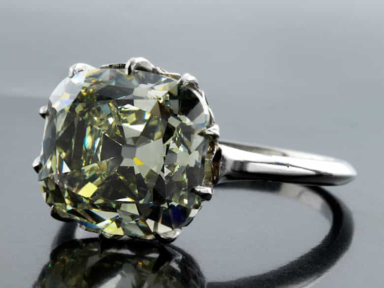 Detailabbildung: Großer Solitär-Diamantring