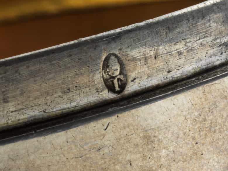 Detailabbildung: Runde Silberdose mit stellbarem Kalender