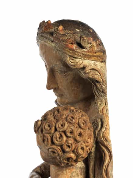 Detailabbildung: Schnitzfigur einer Mondsichelmadonna mit dem Kind