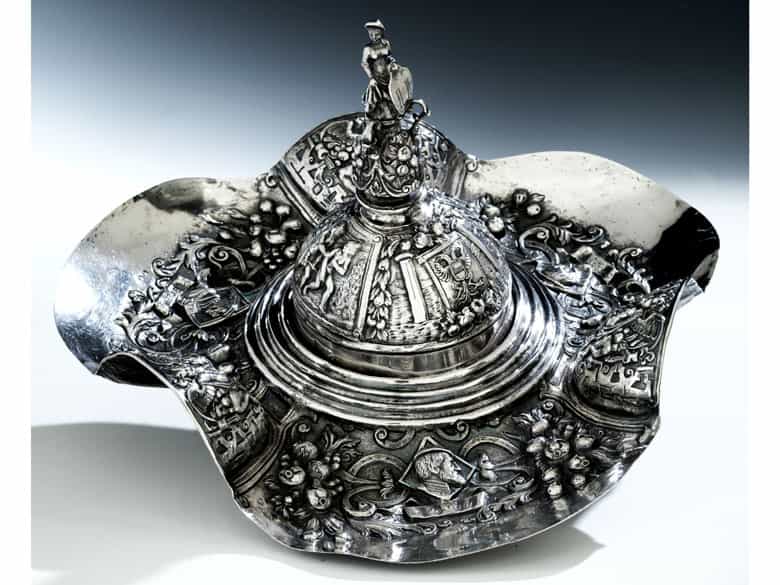 Detailabbildung: Silbernes Tintenzeug