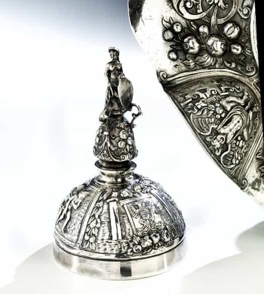 Detailabbildung: Silbernes Tintenzeug