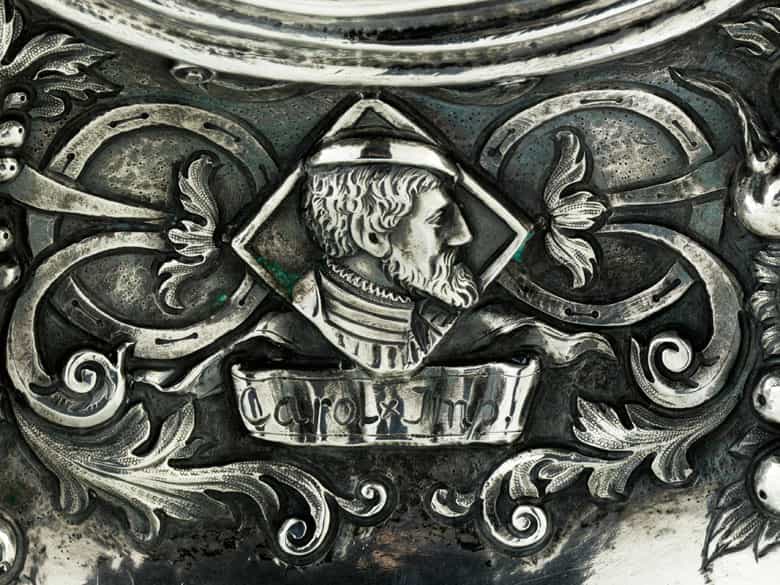 Detailabbildung: Silbernes Tintenzeug