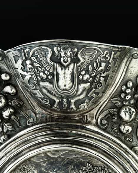 Detailabbildung: Silbernes Tintenzeug