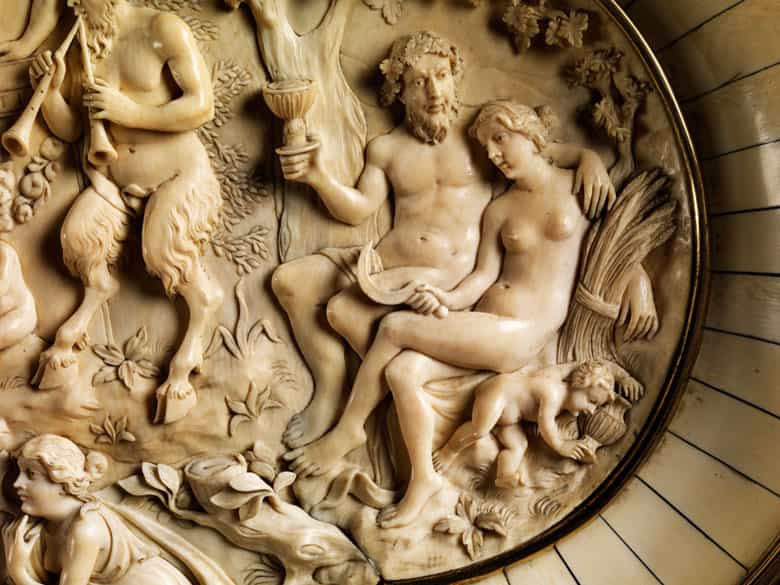 Detailabbildung: Prachtvolle große Schauplatte in Elfenbein mit vergoldeten Silberapplikationen