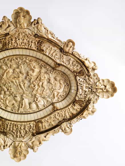 Detailabbildung: Prachtvolle große Schauplatte in Elfenbein mit vergoldeten Silberapplikationen