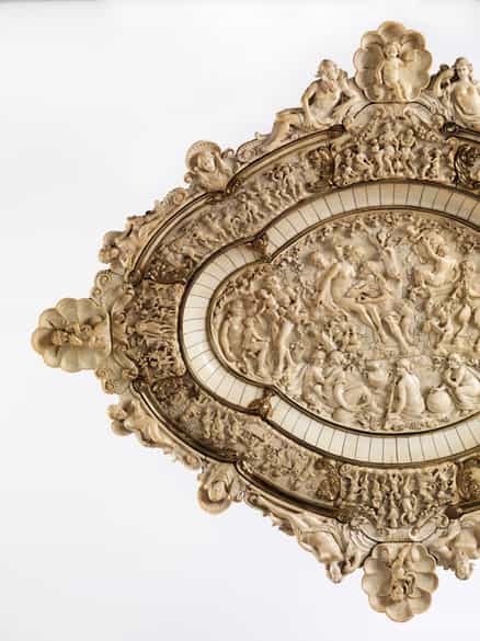 Detailabbildung: Prachtvolle große Schauplatte in Elfenbein mit vergoldeten Silberapplikationen