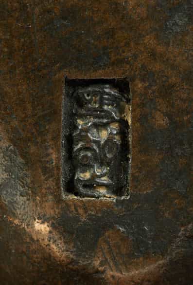 Detailabbildung: Japanische Bronzefigur einer Badenden