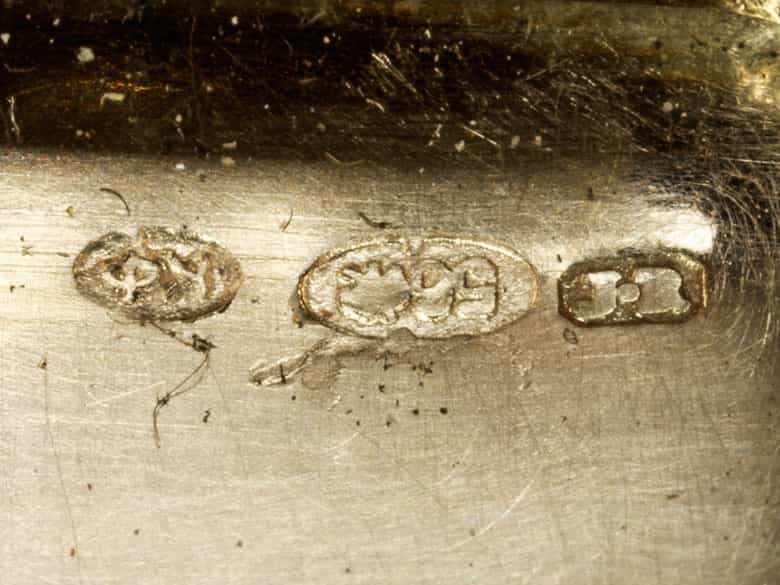 Detailabbildung: Russische Zigarettendose in Gold