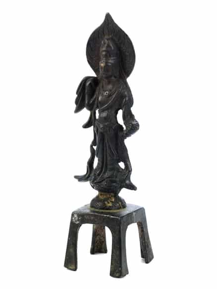 Detailabbildung: Stehender Buddha