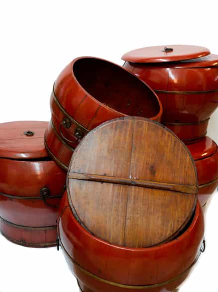 Detailabbildung: Konvolut von fünf asiatischen Vorratsbehältnissen