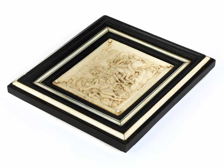 Detailabbildung: Elfenbeinrelief