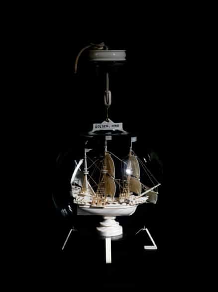 Detailabbildung: Flaschenschiff aus Elfenbein
