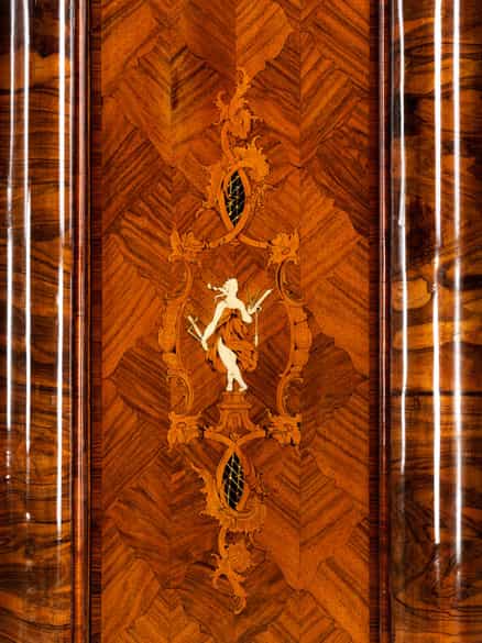 Detailabbildung: Prächtiger Frankfurter Barock-Schrank