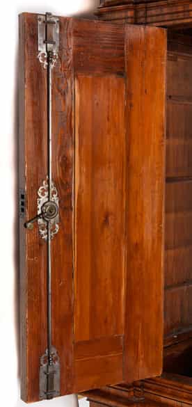 Detailabbildung: Prächtiger Frankfurter Barock-Schrank