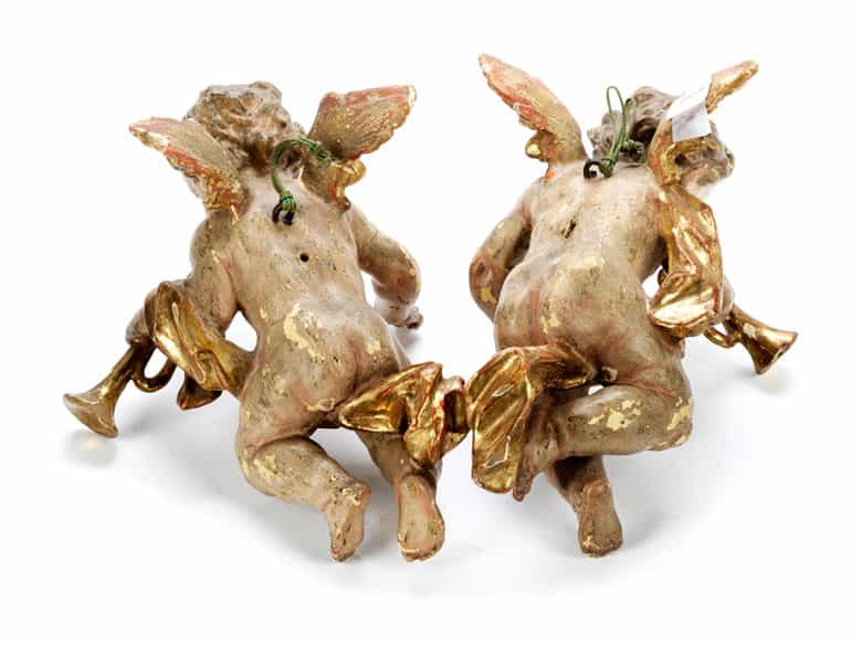 Detailabbildung: Paar geschnitzte Barockengelchen mit Blasinstrumenten